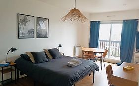 studio à deux pas de la plage et des commerces